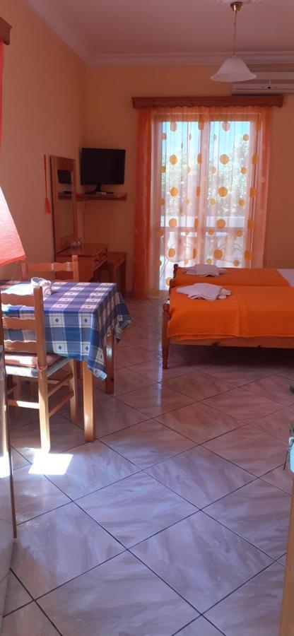 Poros TownTo Spiti Tis Eirinis公寓 外观 照片