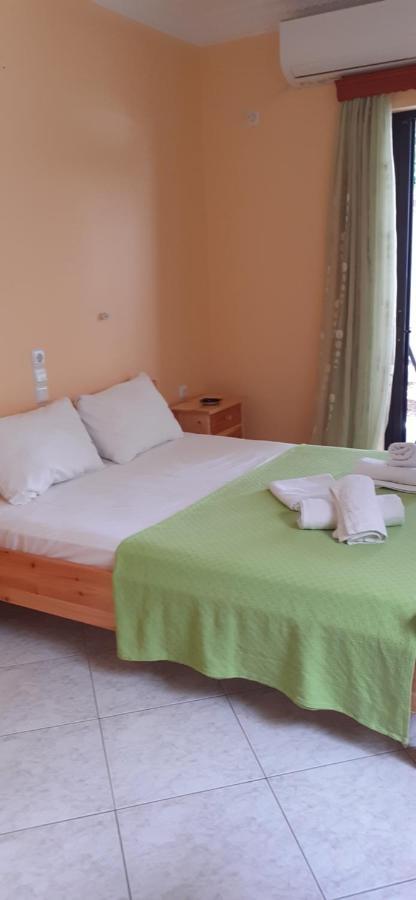 Poros TownTo Spiti Tis Eirinis公寓 外观 照片