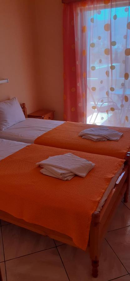 Poros TownTo Spiti Tis Eirinis公寓 外观 照片