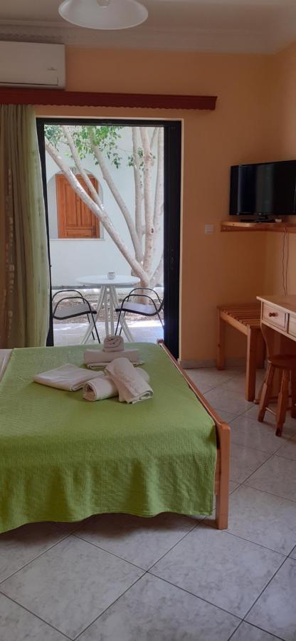 Poros TownTo Spiti Tis Eirinis公寓 外观 照片