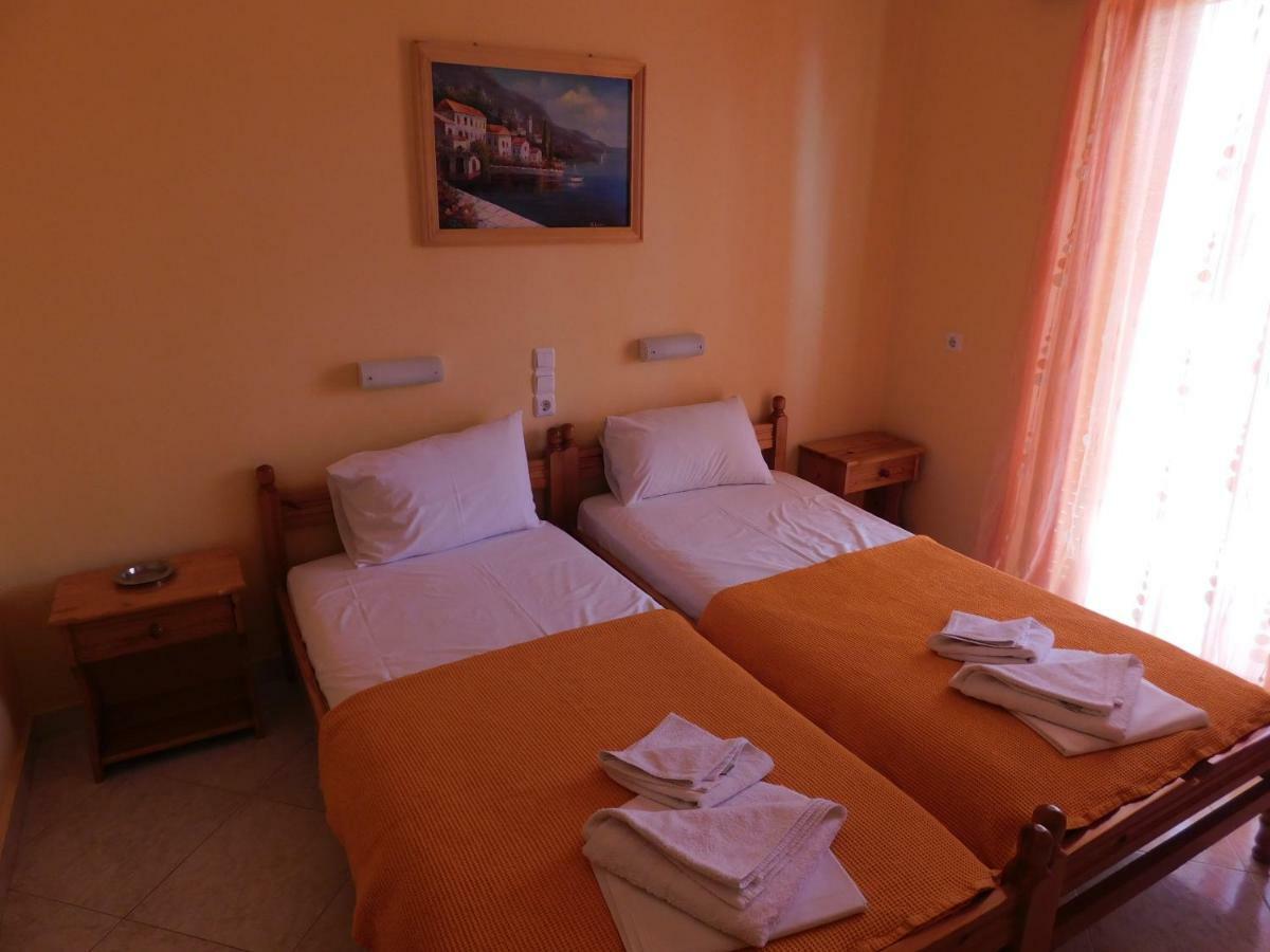 Poros TownTo Spiti Tis Eirinis公寓 外观 照片