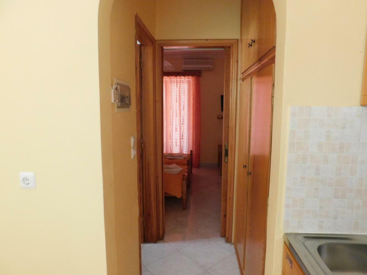 Poros TownTo Spiti Tis Eirinis公寓 外观 照片