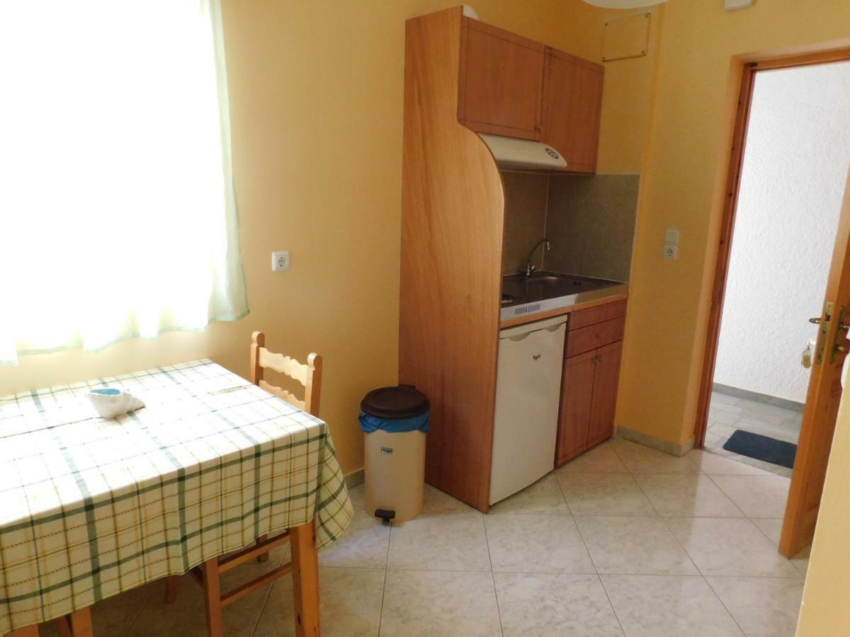 Poros TownTo Spiti Tis Eirinis公寓 外观 照片